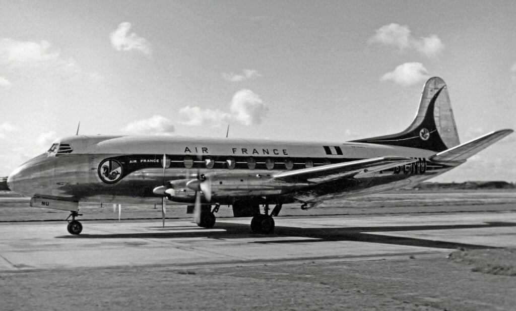 File:Vickers Viscount 708 F-BGNU Air France LAP 12.09.54 edited-2.jpg