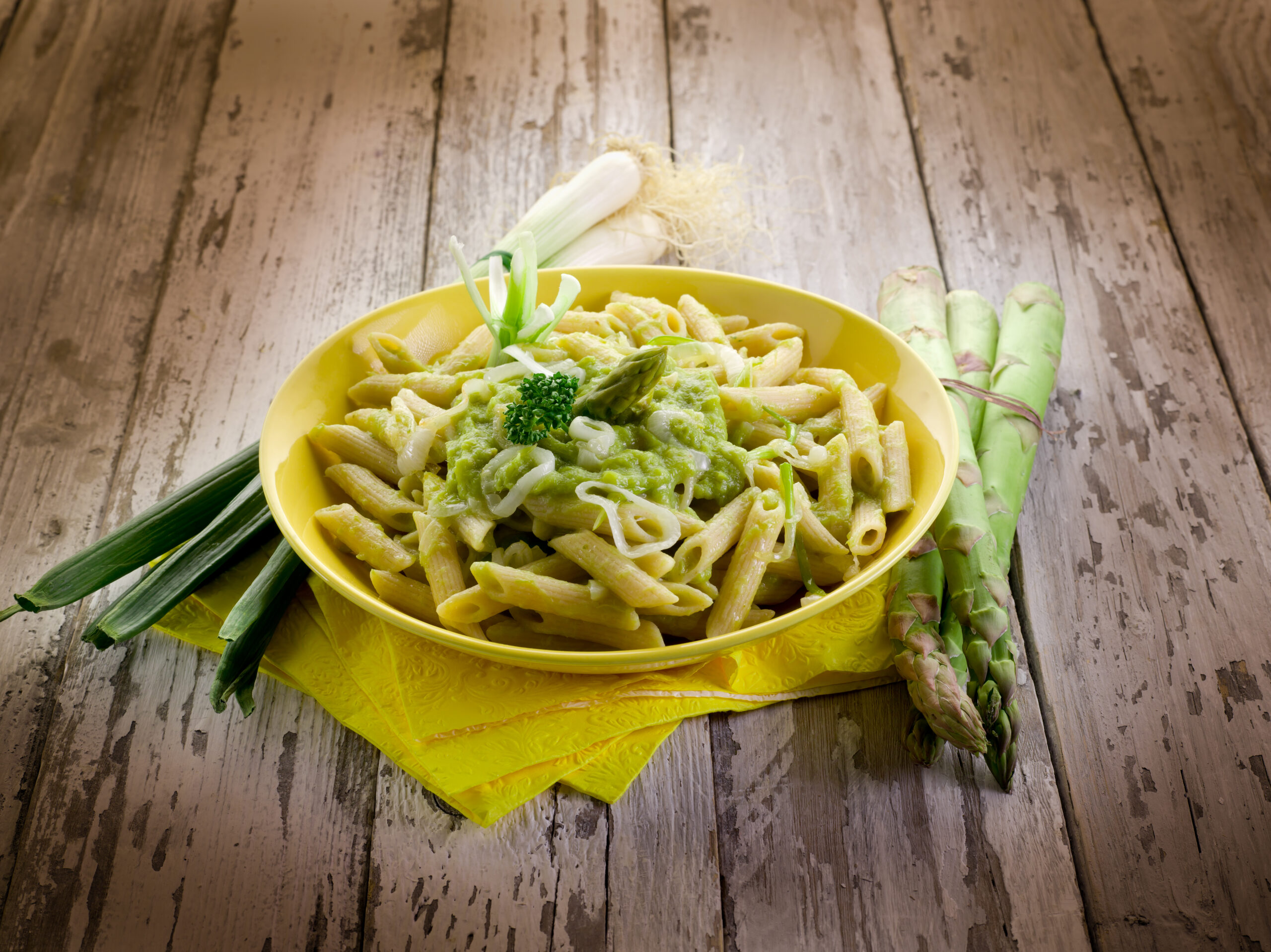 pasta with asparagus cream and leek