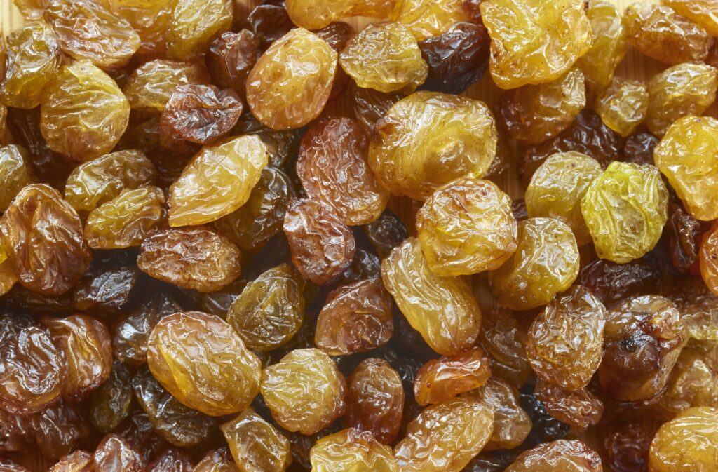 Complete Guide to Interesting Facts About Raisins | FactGaze
